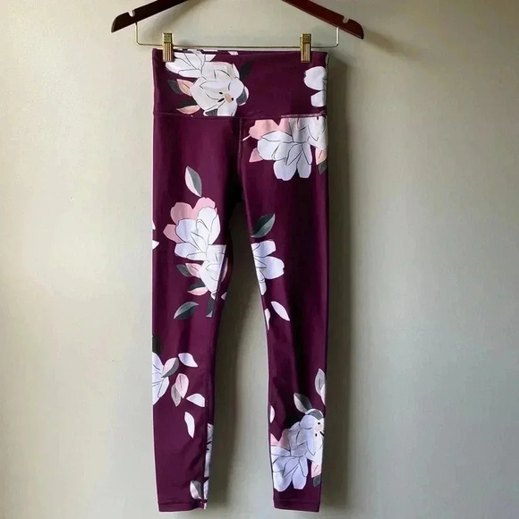 Athleta Elation 7/8 Floral Leggings size XS. - Picture 1 of 5